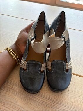 Fidji Two-Tone Gray and Cream Slip-On Women's Loafers